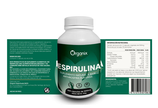 Cápsulas de Espirulina Organix Perú con tabla nutricional completa – suplemento 100% natural.